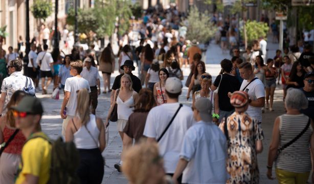Nuevo récord de población en España: 49,5 millones de habitantes