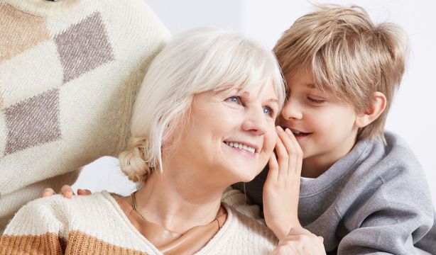 Profesoras y futbolistas, estas son las preferencias de niñas y niños sobre sus futuras profesiones (Bigstock)