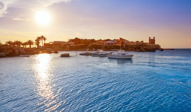 Así es Tabarca,  la isla habitada más pequeña de España. Bigstock Nueva Tabarca
