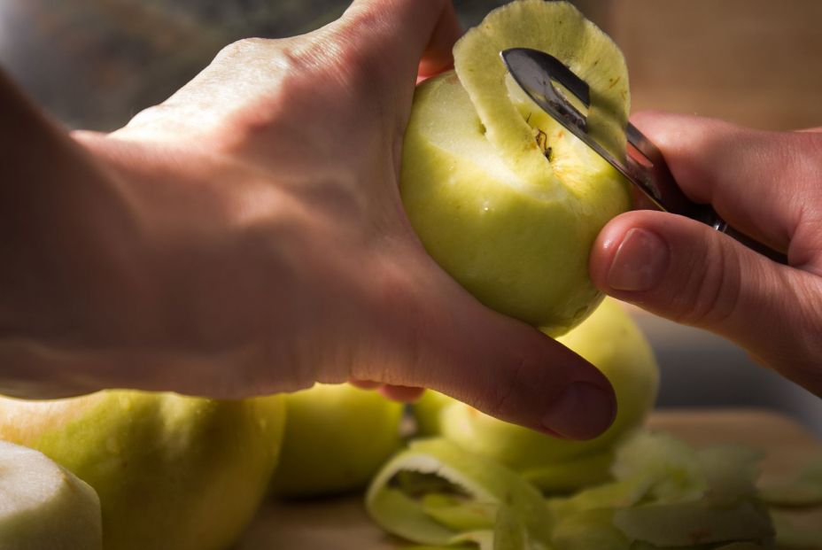 ¿La fruta es mejor con piel o sin piel?