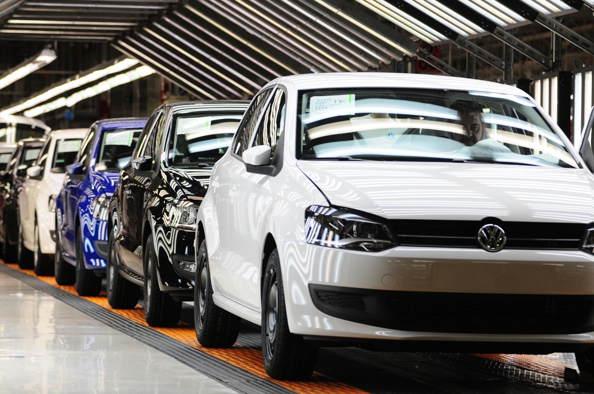 Volkswagen y Ford, en riesgo de millonarias sanciones por incumplir nuevas normas de CO2 en 2025 Volkswagen y Ford, en riesgo de millonarias sanciones por incumplir nuevas normas de CO2 en 2025