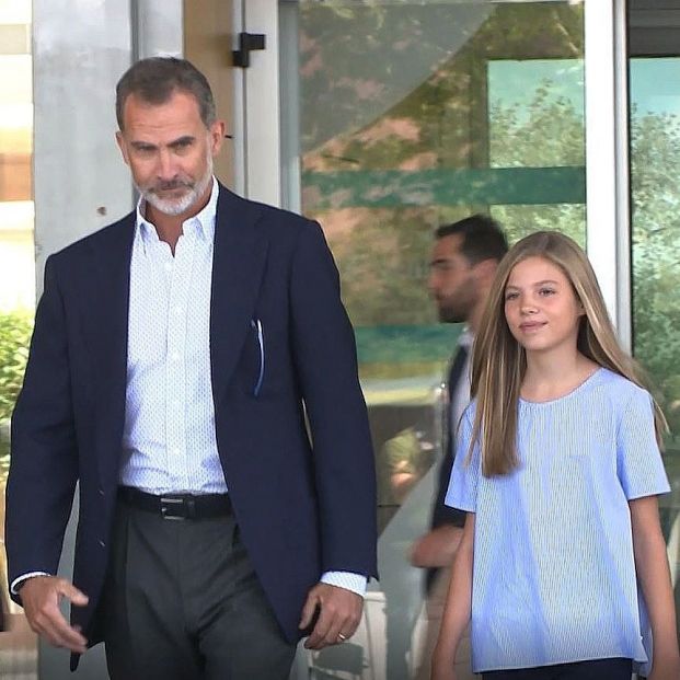  El Rey Felipe VI y la Infanta Sofía visitan al Rey Juan Carlos tras su operación de corazón 