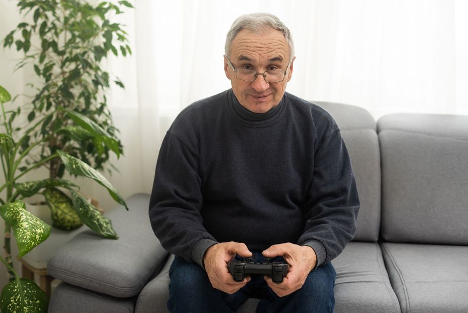 Cada vez más mayores juegan a videojuegos: ya representan el 7% de los jugadores en España Cada vez más mayores juegan a videojuegos: ya representan el 7% de los jugadores en España