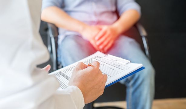 A partir de esta edad, es importante que te revises la próstata anualmente