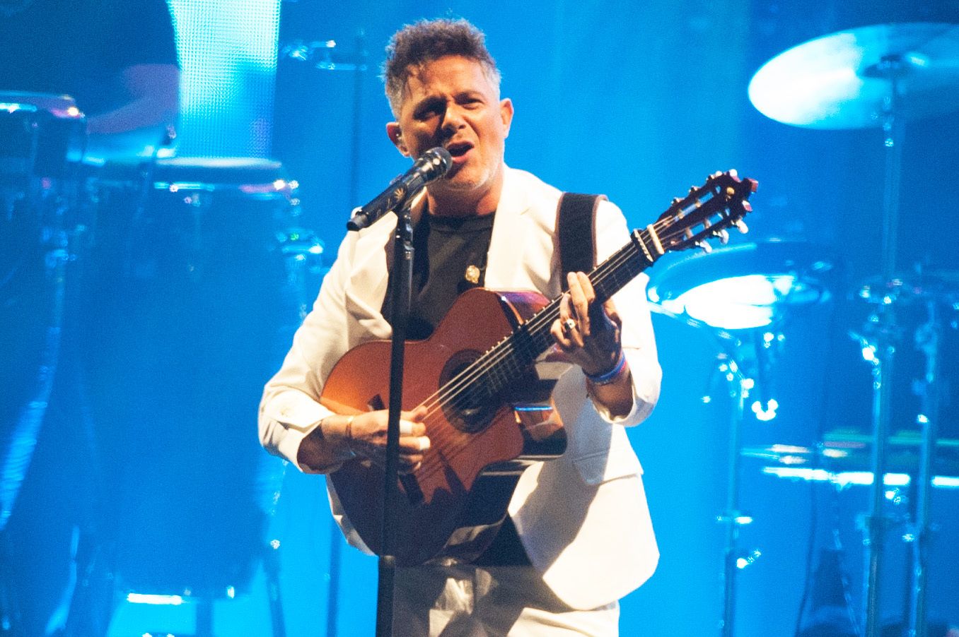 Alejandro Sanz se une a Georgina y Beckham: "Me vais a ver donde nunca me habéis visto" Alejandro Sanz se une a Georgina y Beckham: "Me vais a ver donde nunca me habéis visto"