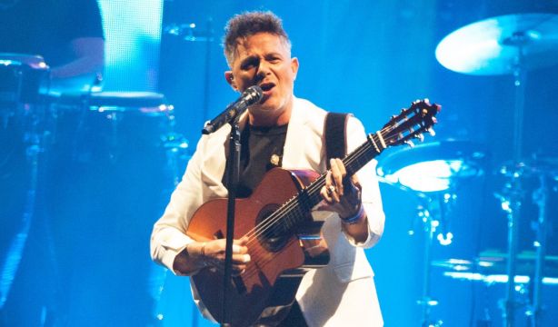Alejandro Sanz se une a Georgina y Beckham: "Me vais a ver donde nunca me habéis visto"