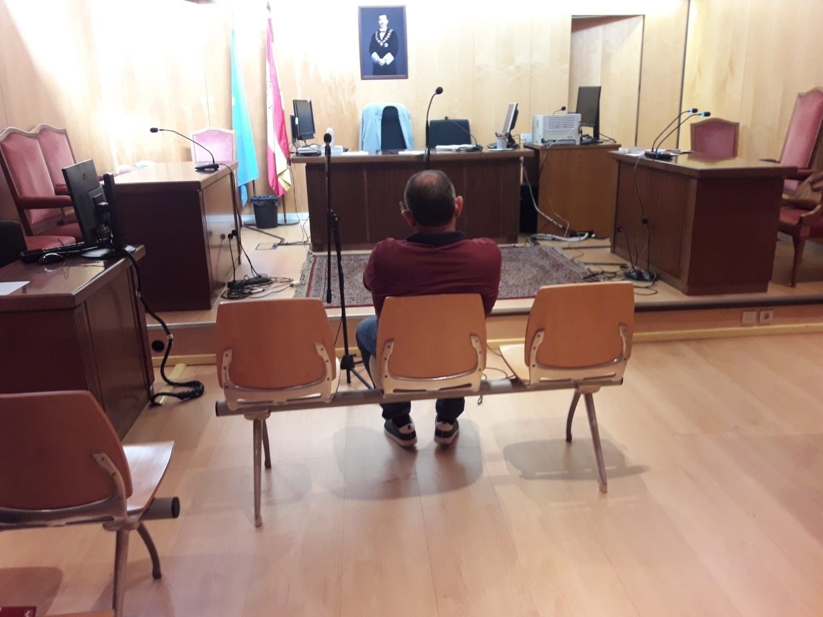Condenado por llamar a su expareja 518 veces al móvil