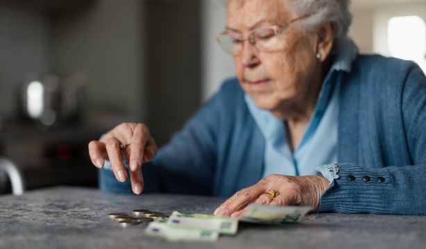 Consejos para cuidar tu economía y poder disfrutar de la jubilación (Bigstock)