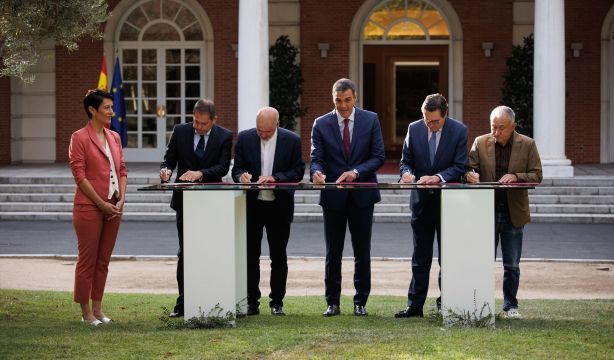 Sánchez y los agentes sociales firman la jubilación a la carta: "Va a mejorar la vida de la gente"
