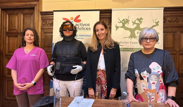 Crean un traje que permite ponerse en la piel de personas mayores con problemas físicos (Fundación CEPA González Diez  )