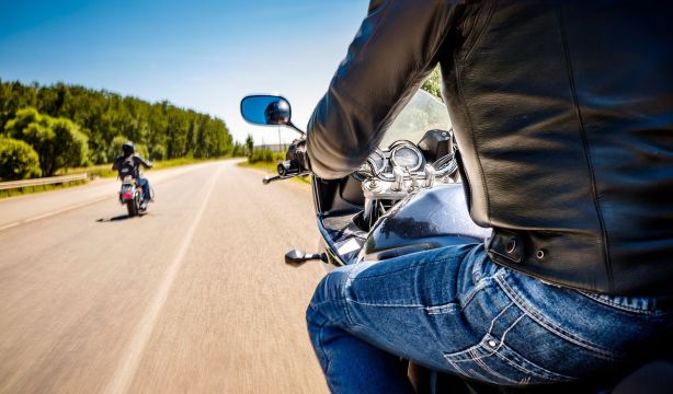 La estafa del motorista llega a España: en qué consiste este timo y cómo evitarlo a tiempo