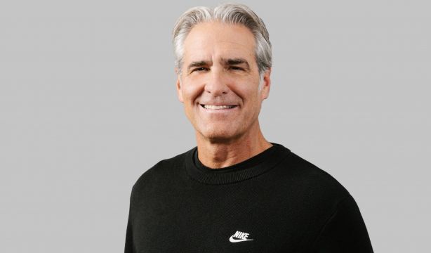 Talento sénior al rescate: Nike recurre a Elliott Hill, ya jubilado, para superar su crisis