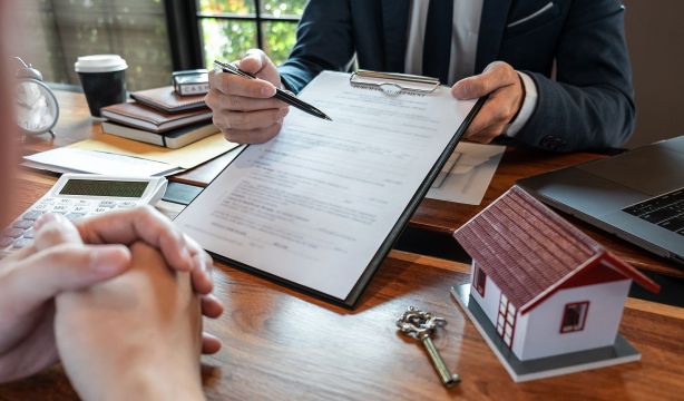 Si compro una casa, ¿tengo que notificarlo a Hacienda?