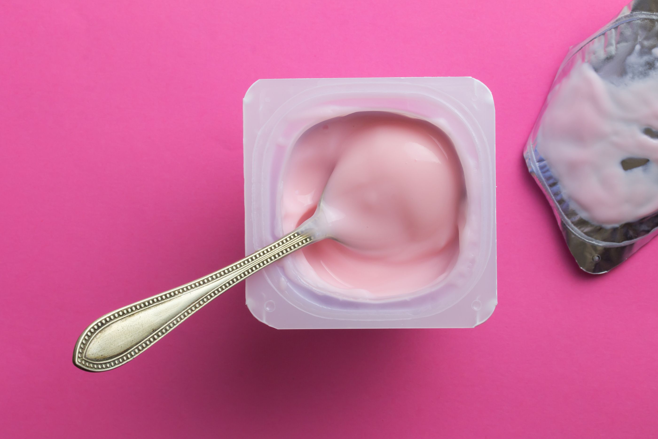 ¿Es bueno comerse el líquido del yogur? Foto: bigstock