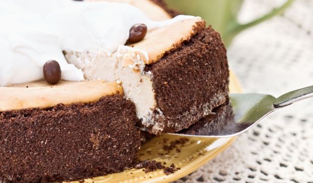 Alerta alimentaria por la presencia de huevo no declarado en una tarta congelada de galletas y queso (Bigstock)