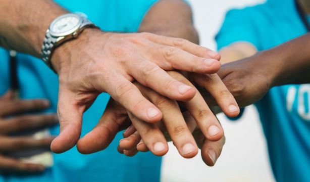 Los beneficios del voluntariado en mayores: "Se sienten útiles, menos solos y mejoran su salud"
