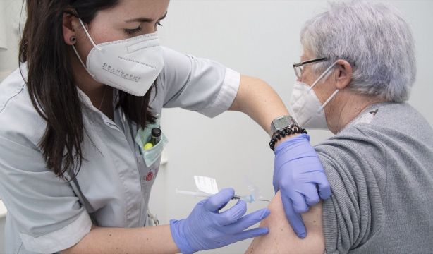 Cuándo empieza la campaña de vacunación de gripe y Covid 2024-2025 en Navarra