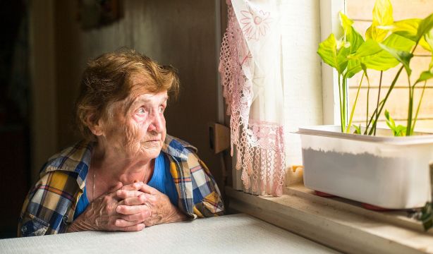 El edadismo y el maltrato a las personas mayores, "un problema social invisible"