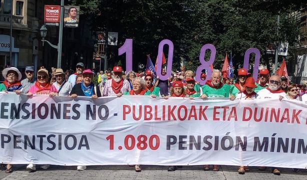 'Los viejos no somos tontos': un libro relata las experiencias de un jubilado en los 'lunes al sol'