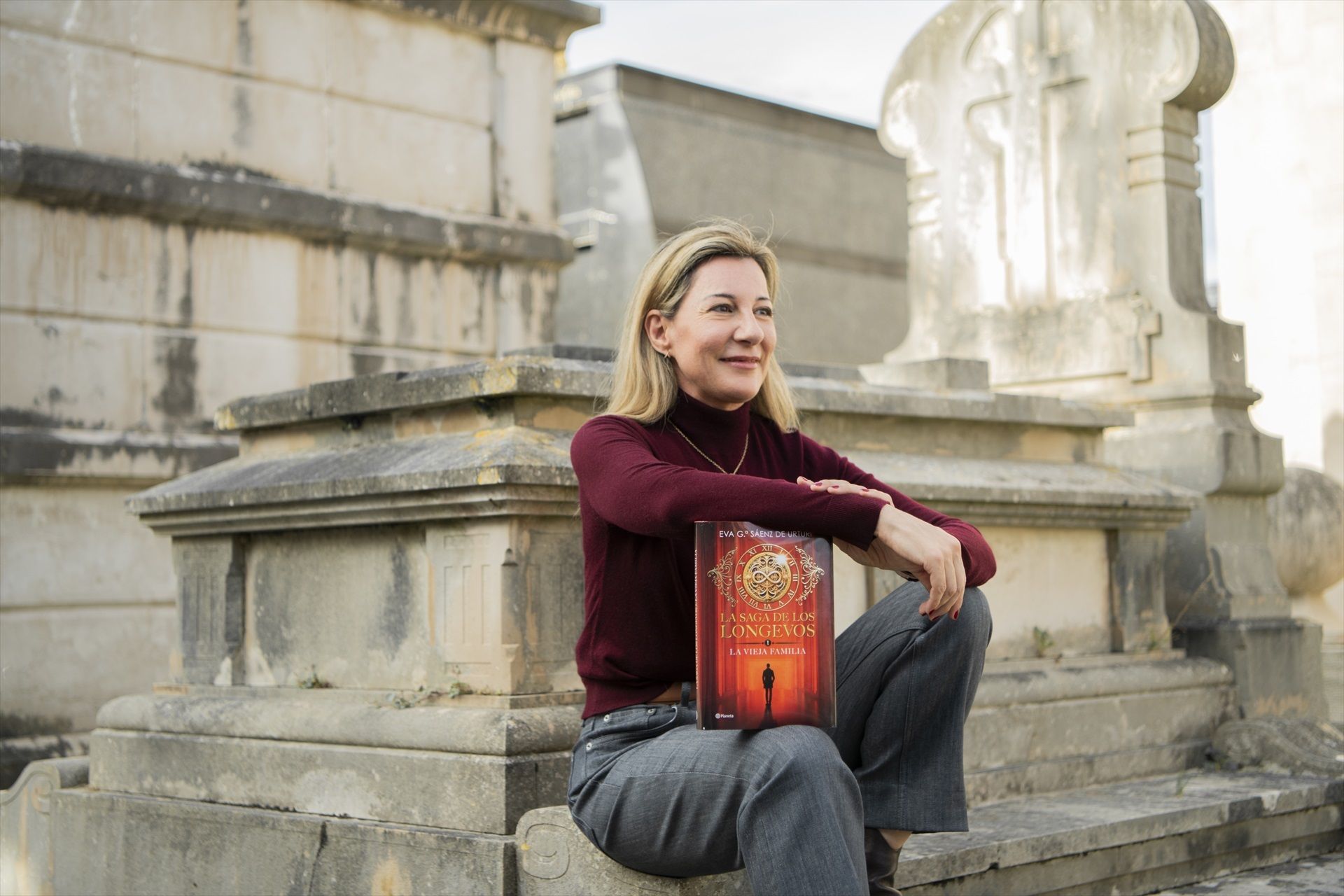 Eva Gª Sáenz de Urturi reedita 'La saga de los longevos': "No quiero vivir cien años" Eva Gª Sáenz de Urturi reedita 'La saga de los longevos': "No quiero vivir cien años"