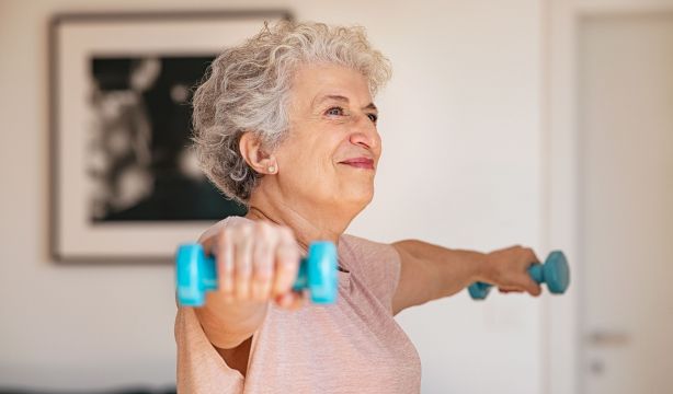 Mantener en forma la musculatura ayuda al cerebro a envejecer mejor, según un estudio