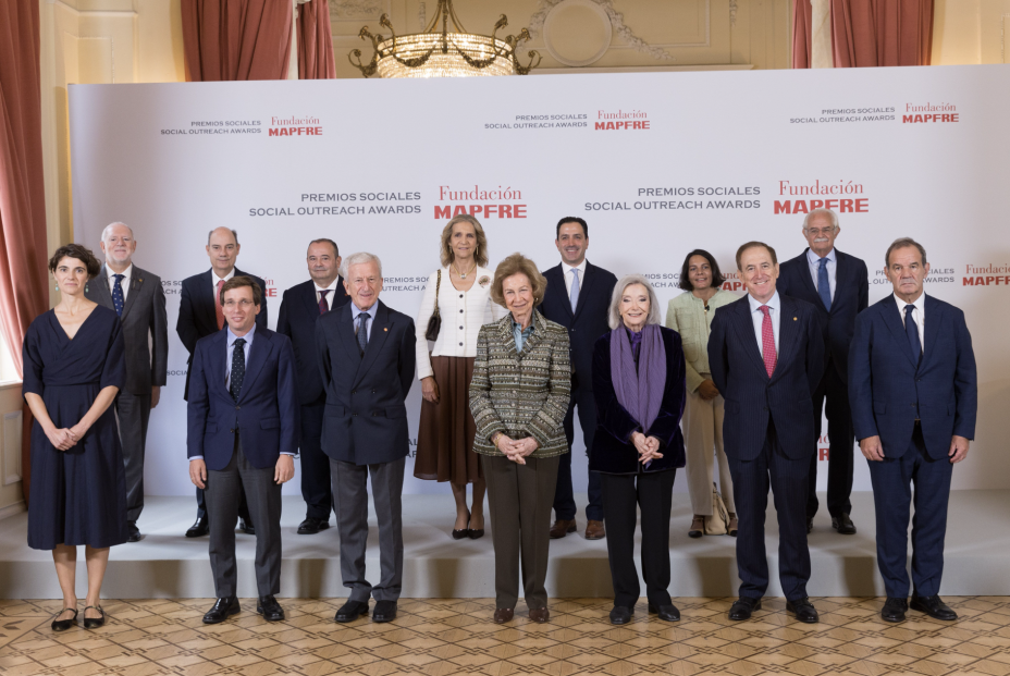 Su Majestad La Reina Doña Sofía preside la entrega de los premios sociales de la Fundación MAPFRE Su Majestad La Reina Doña Sofía preside la entrega de los premios sociales de la Fundación MAPFRE