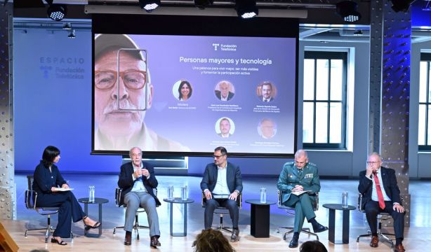 Expertos desmienten que los mayores no sean tecnológicos: "Hay una cierta leyenda negra sobre ello"
