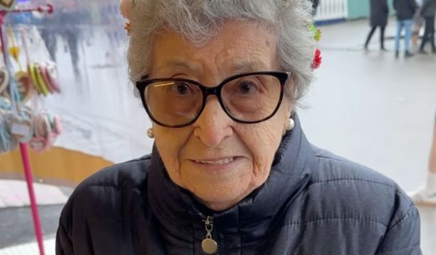 Adopta Un Abuelo cumple el sueño de Nina: a sus 91 años ha asistido al Oktoberfest en Múnich (Adopta Un Abuelo)