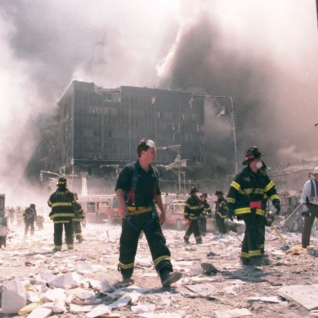 Bomberos en la Zona Cero del World Trade Center de Nueva York el 11 de septiembre de 2001