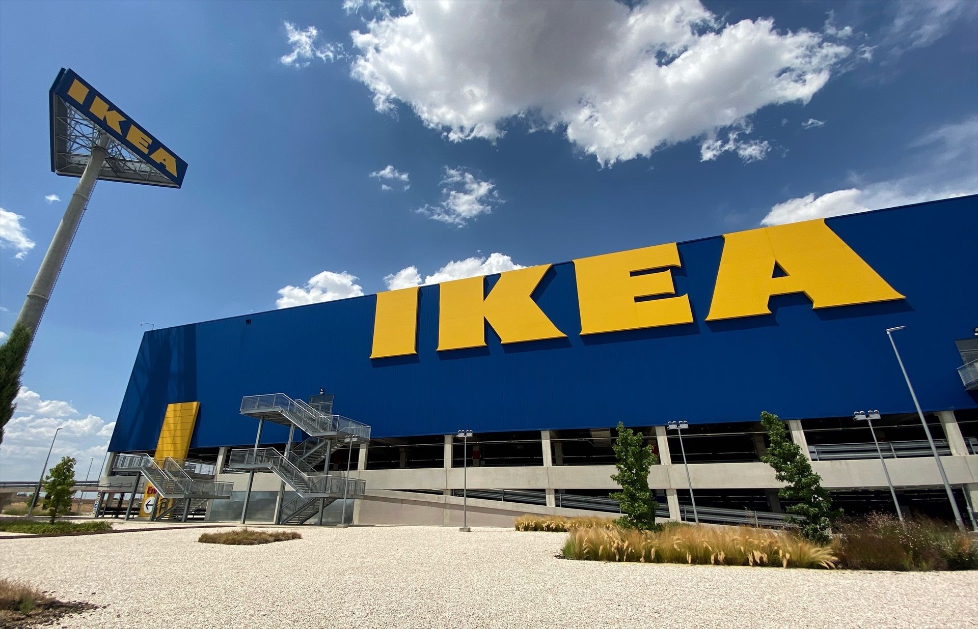 Trabajadores de IKEA denuncian decenas de despidos "abusivos" y "edadistas" Trabajadores de IKEA denuncian decenas de despidos "abusivos" y "edadistas"