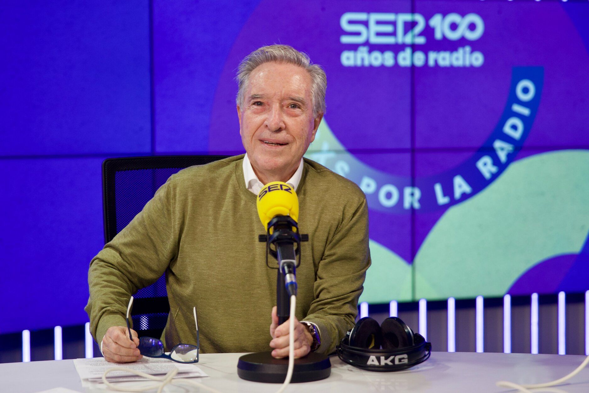 Iñaki Gabilondo vuelve a la Cadena Ser para celebrar su centenario: "Estoy nervioso y emocionado" Iñaki Gabilondo vuelve a la Cadena Ser para celebrar su centenario: "Estoy nervioso y emocionado"