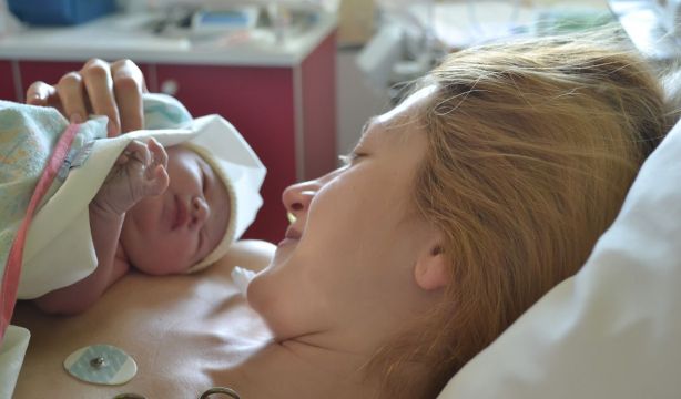En el 40% de los nacimientos en lo que va de año, la madre tenía más de 40 años