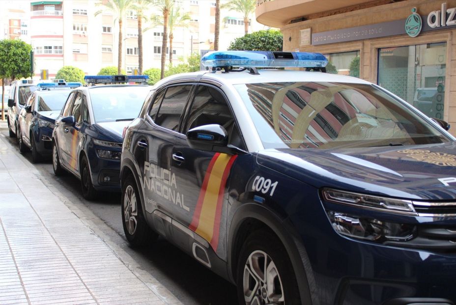 Detienen a una cuidadora acusada de apoderarse de casi 3.000 euros de personas mayores Detienen a una cuidadora acusada de apoderarse de casi 3.000 euros de personas mayores