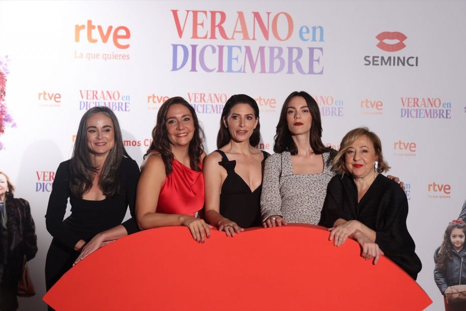 EuropaPress 6286282 i d actriz beatriz grimaldos directora carolina africa actriz barbara EuropaPress 6286282 i d actriz beatriz grimaldos directora carolina africa actriz barbara