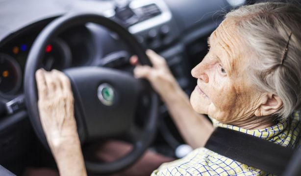Este es el requisito para que no te quiten el carnet si tienes más de 65 años