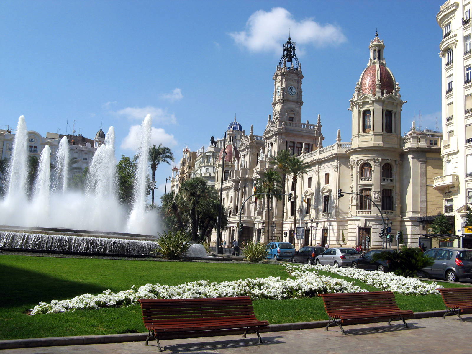El 20 de marzo la plaza del Ayuntamiento de Valencia se abrirá definitivamente a los peatones