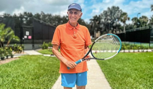 Tito Zerené, el chileno que sigue jugando al tenis a los 100 años: "El deporte es vida" (Instagram)