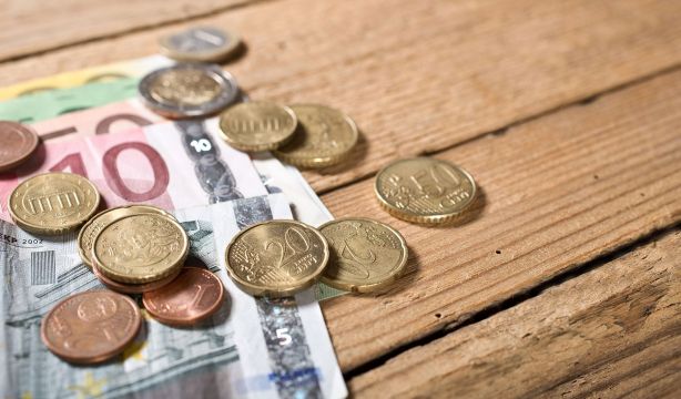 Cómo cambiar billetes y monedas en el Banco de España (Bigstock)