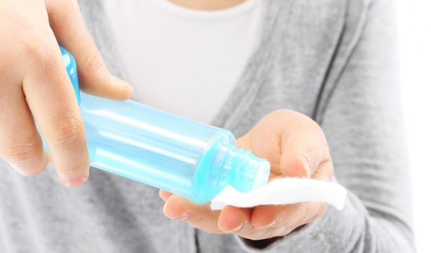 Alerta sanitaria: retiran un lote de tónico facial que pone en riesgo la salud de los mayores