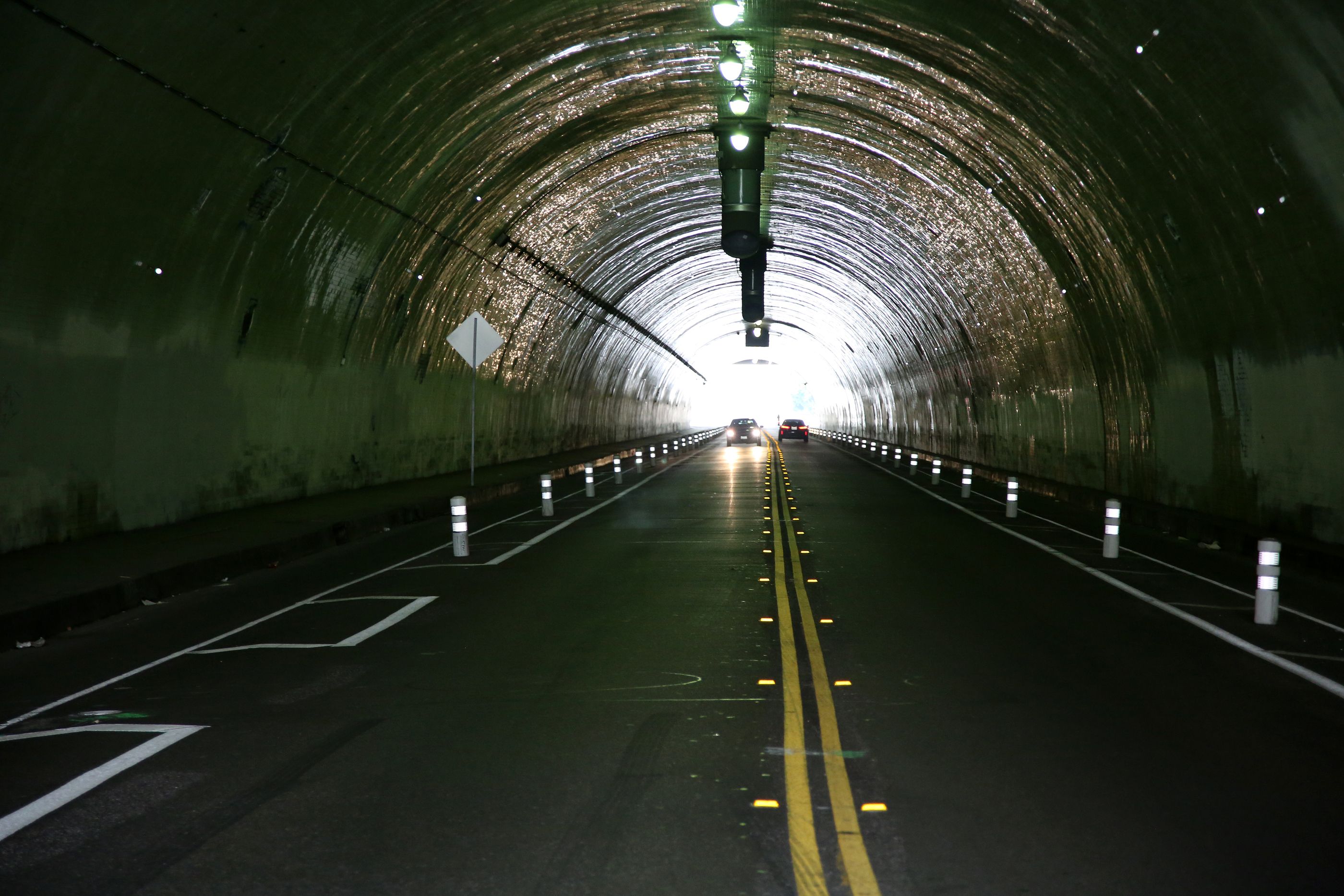 La DGT advierte en un vídeo sobre los peligros del "efecto túnel"