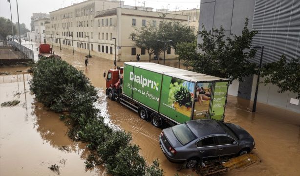 ¿Cómo debemos conducir en una zona inundada por la DANA?