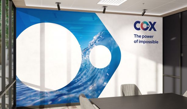 Cox completa un consejo de independientes antes de su salida a Bolsa