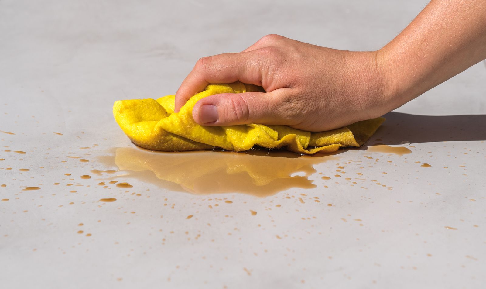 Los mejores trucos para limpiar y desinfectar las bayetas de cocina
