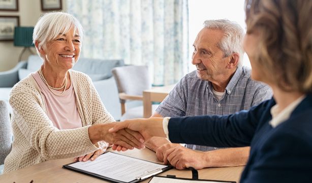 Los españoles, los europeos que más se anticipan al final de su vida: el 82% ha tomado alguna medida