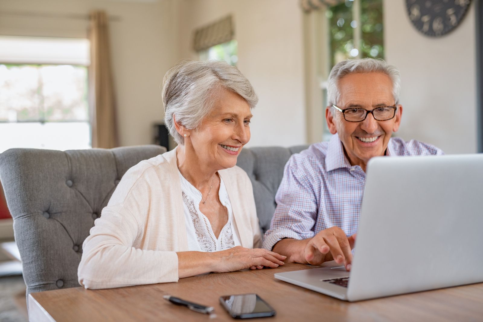 En tan solo una década la incorporación de las personas mayores a Internet creció en un 583%