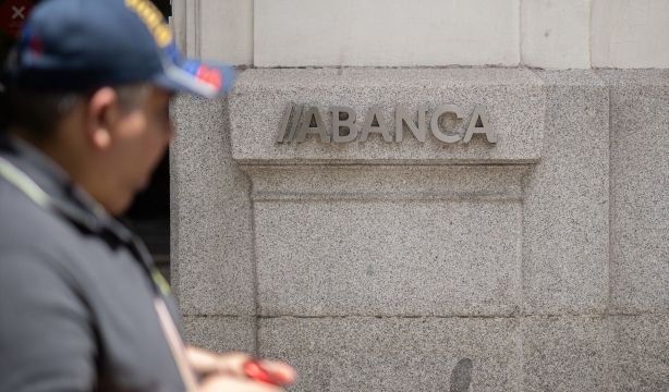 Pago de las pensiones y paga extra en noviembre 2024: ¿qué día se cobra la pensión en Abanca?