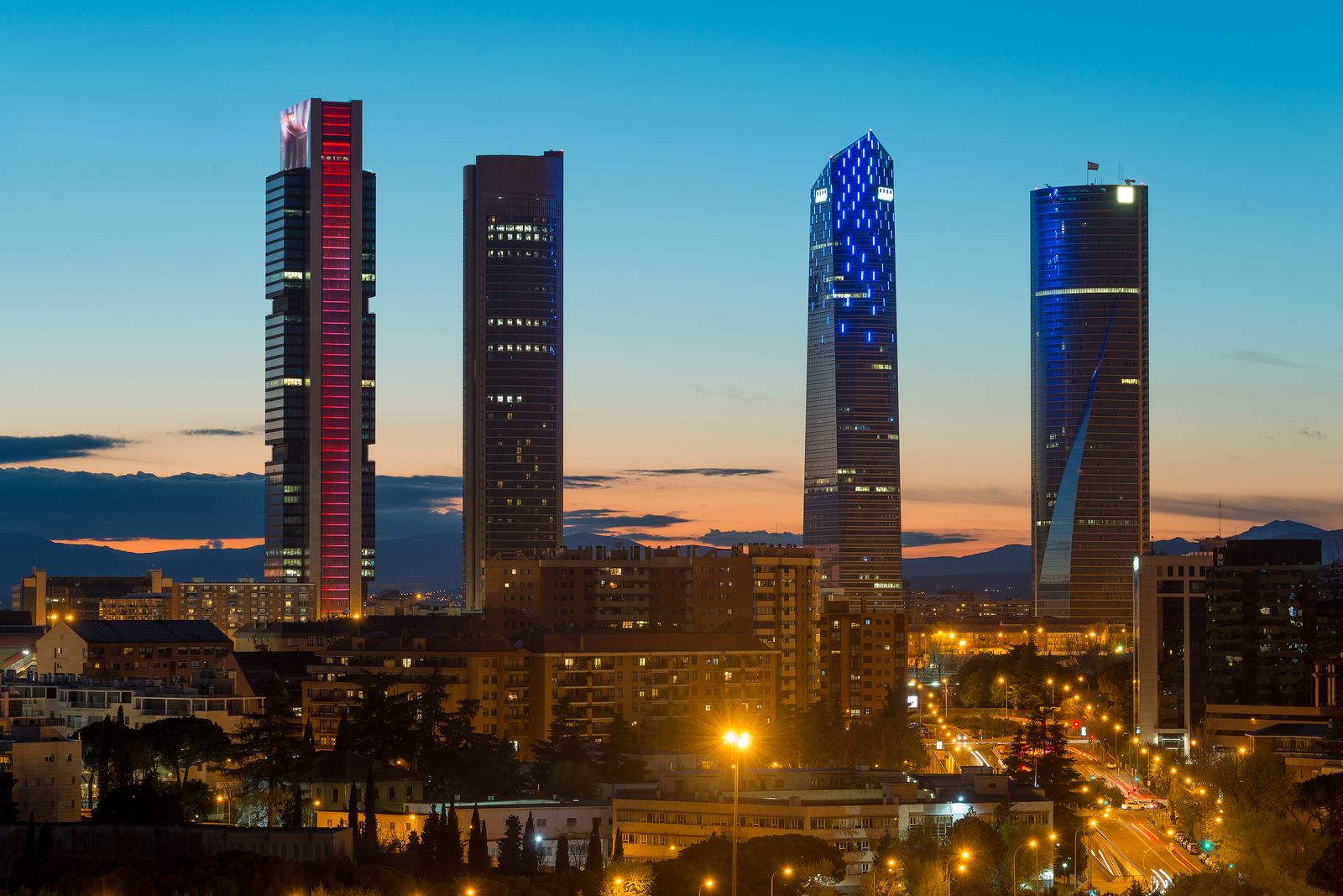 En qué nos afecta la reducción de horas de luz al día; Madrid de noche