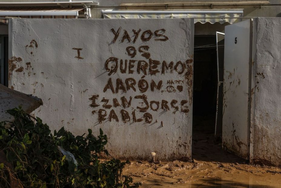 Al menos 25 mayores de 65 años muertos en la devastadora DANA: "Se quedaron atrapados" Al menos 25 mayores de 65 años muertos en la devastadora DANA: "Se quedaron atrapados"