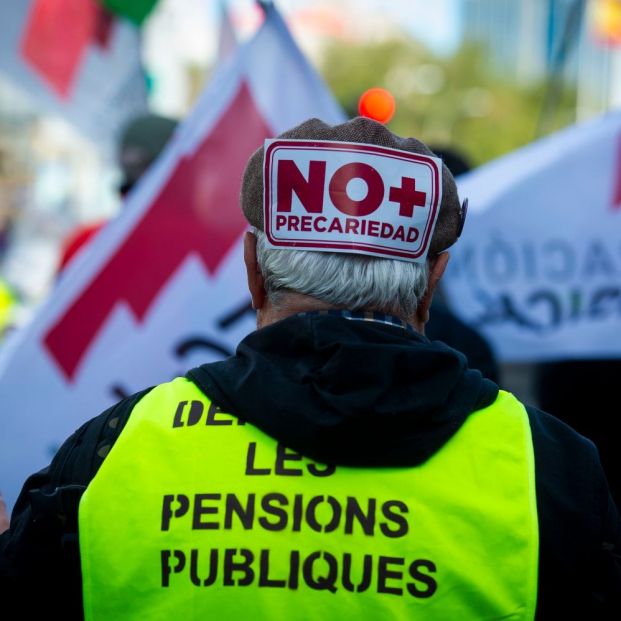 EuropaPress 6303337 hombre manifestacion pensiones publicas no mas precariedad EuropaPress 6303337 hombre manifestacion pensiones publicas no mas precariedad