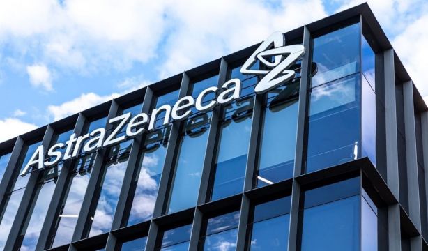 AstraZeneca eleva su previsión de ingresos y beneficios para 2024